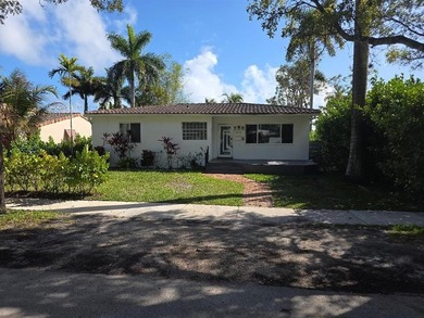 Beach Home For Sale in Hollywood, Florida