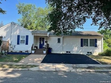 Beach Home For Sale in Northport, New York