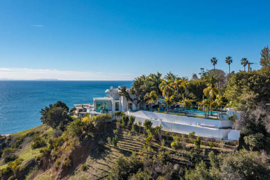 There are few Malibu enclaves as revered as the Serra Retreat - Beach Home for sale in Malibu, California on Beachhouse.com