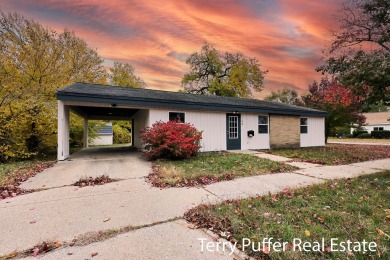 Beach Home For Sale in Muskegon, Michigan