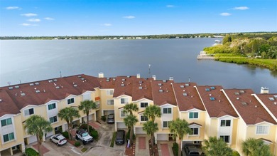 Beach Townhome/Townhouse For Sale in Oldsmar, Florida