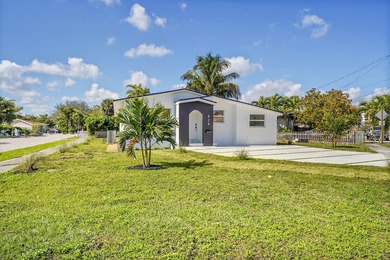 Beach Home For Sale in West Palm Beach, Florida