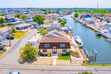 Custom,Colonial,2 Story, Single Family Residence - Toms River - Beach Home for sale in Toms River, New Jersey on Beachhouse.com