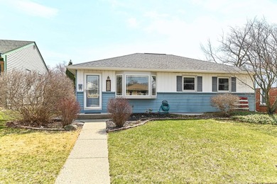 Beach Home For Sale in Cudahy, Wisconsin