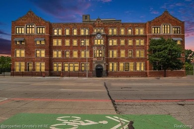 Beach Condo For Sale in Detroit, Michigan