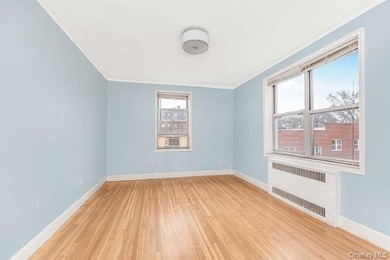 Beach Condo For Sale in Bronx, New York