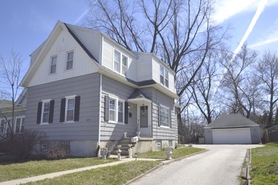 Beach Home For Sale in Glendale, Wisconsin