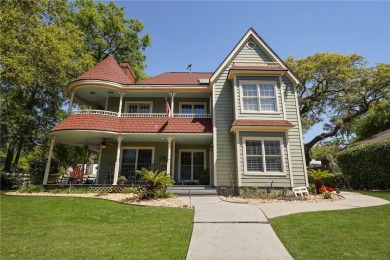 Beach Home For Sale in Saint Simons, Georgia