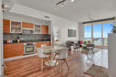 Beach Condo For Sale in Miami, Florida