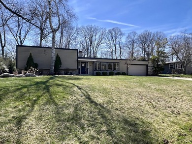 Beach Home For Sale in Glendale, Wisconsin