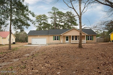 Beach Home For Sale in Hubert, North Carolina