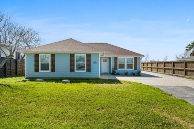Beach Home For Sale in Rockport, Texas