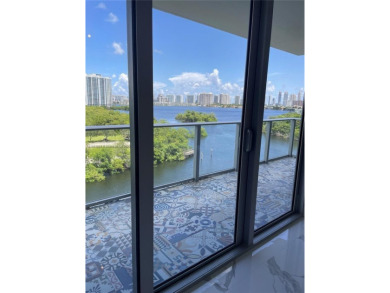 Beach Condo For Sale in North Miami Beach, Florida