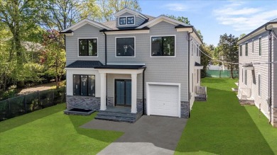 Beach Home Sale Pending in Woodmere, New York