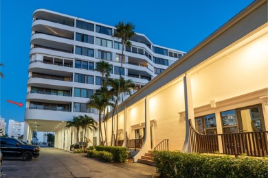 Beach Condo For Sale in South Palm Beach, Florida