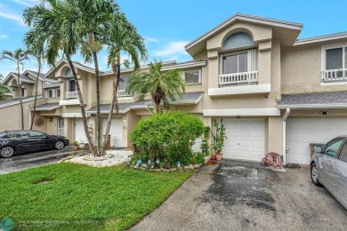 Beach Townhome/Townhouse For Sale in Deerfield Beach, Florida