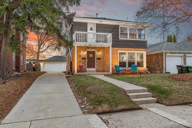 Beach Home For Sale in Shorewood, Wisconsin
