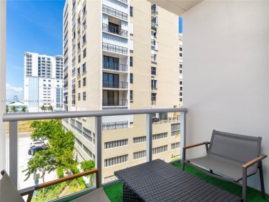 Beach Condo For Sale in Hollywood, Florida