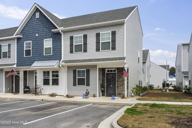 Beach Townhome/Townhouse For Sale in Sneads Ferry, North Carolina