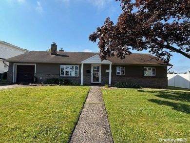 Beach Home For Sale in Lindenhurst, New York