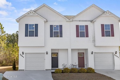 Beach Townhome/Townhouse For Sale in Holly Ridge, North Carolina