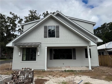 Beach Home For Sale in Saint Simons, Georgia