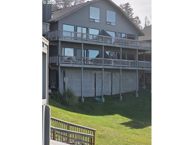Beach Condo For Sale in Gold Beach, Oregon