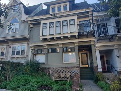 Beach Townhome/Townhouse For Sale in San Francisco, California