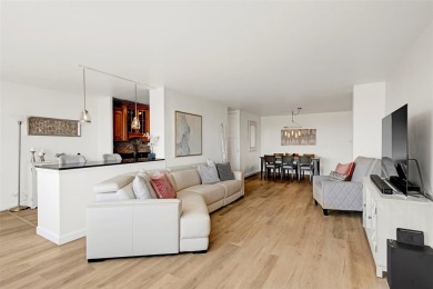 Beach Home Sale Pending in Forest Hills, New York