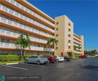 Beach Condo For Sale in Dania, Florida