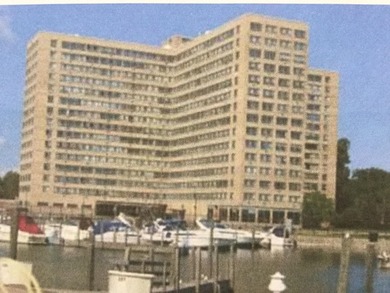 Beach Home For Sale in Detroit, Michigan