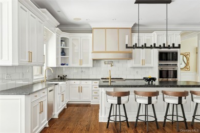 Beach Home Sale Pending in Laurel Hollow, New York