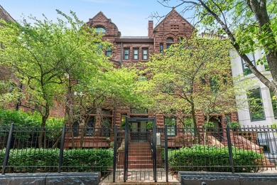 Beach Condo For Sale in Chicago, Illinois