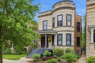 Beach Home For Sale in Chicago, Illinois