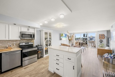 Beach Condo For Sale in Lantana, Florida