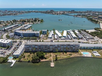 Beach Condo For Sale in South Pasadena, Florida
