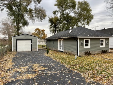 Beach Home For Sale in Muskegon, Michigan