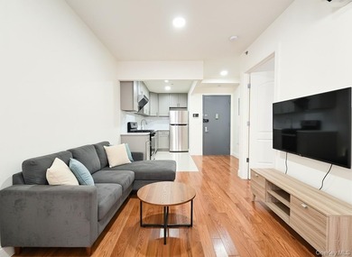 Beach Condo For Sale in Flushing, New York