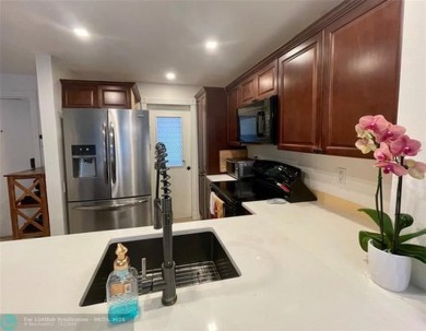 Beach Condo For Sale in Oakland Park, Florida