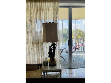 Beach Condo For Sale in Miami, Florida