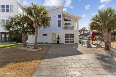 Beach Townhome/Townhouse For Sale in Carolina Beach, North Carolina