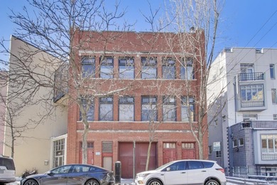 Beach Condo For Sale in Chicago, Illinois