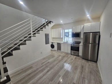 Beach Condo For Sale in Miami Beach, Florida