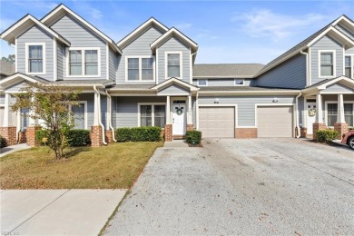 Beach Townhome/Townhouse For Sale in Suffolk, Virginia