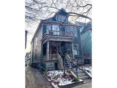 Beach Home Sale Pending in Buffalo, New York