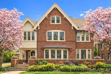 Beach Home For Sale in Milwaukee, Wisconsin
