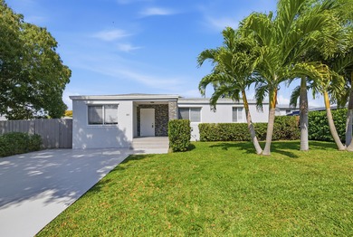 Beach Home For Sale in Boynton Beach, Florida