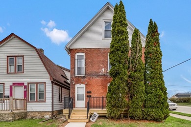 Beach Home For Sale in South Milwaukee, Wisconsin