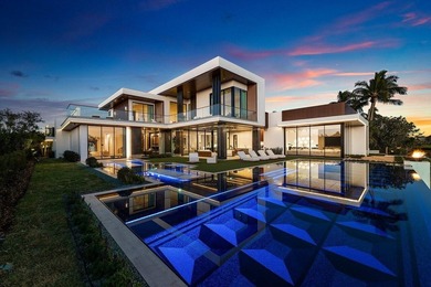 Beach Home For Sale in Jupiter, Florida