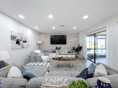 Beach Townhome/Townhouse For Sale in Tamarac, Florida